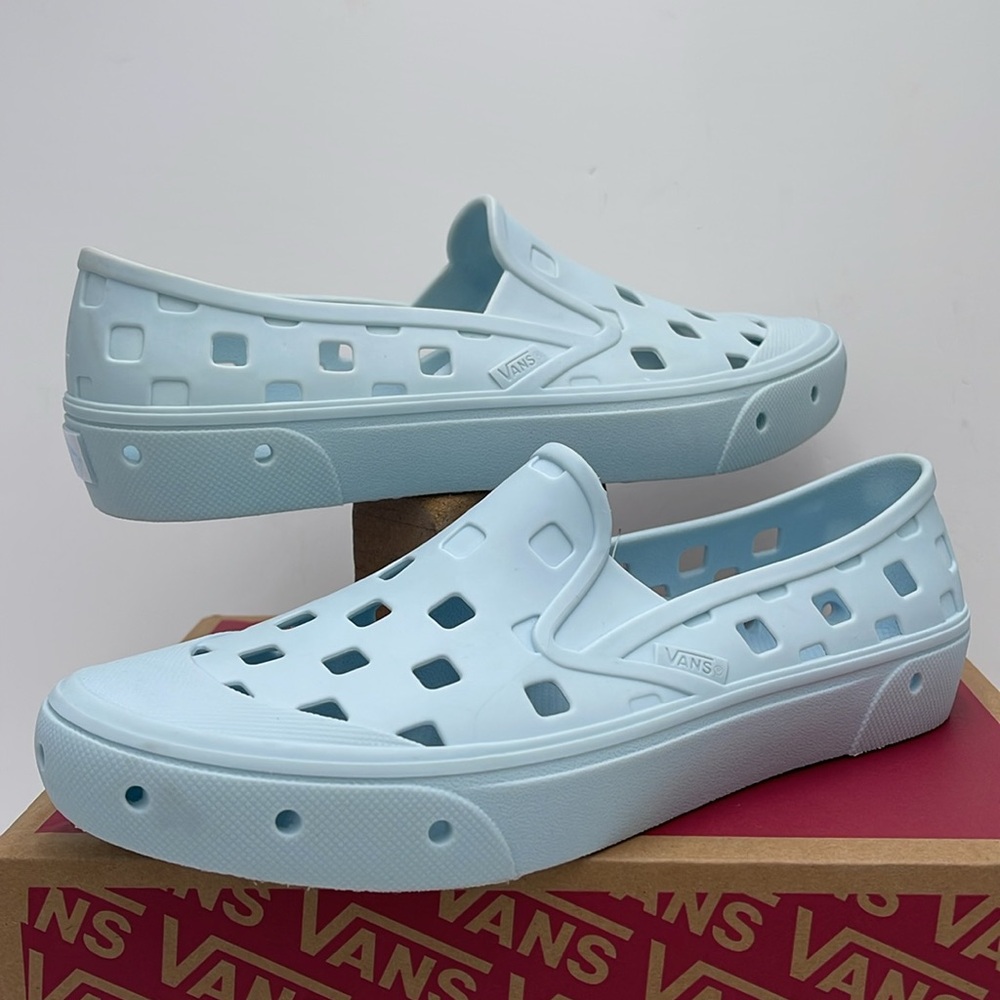Vans Men’s Slip-On Trk Delicate Blue
VN0A5HF8YRQ
Sneakerss